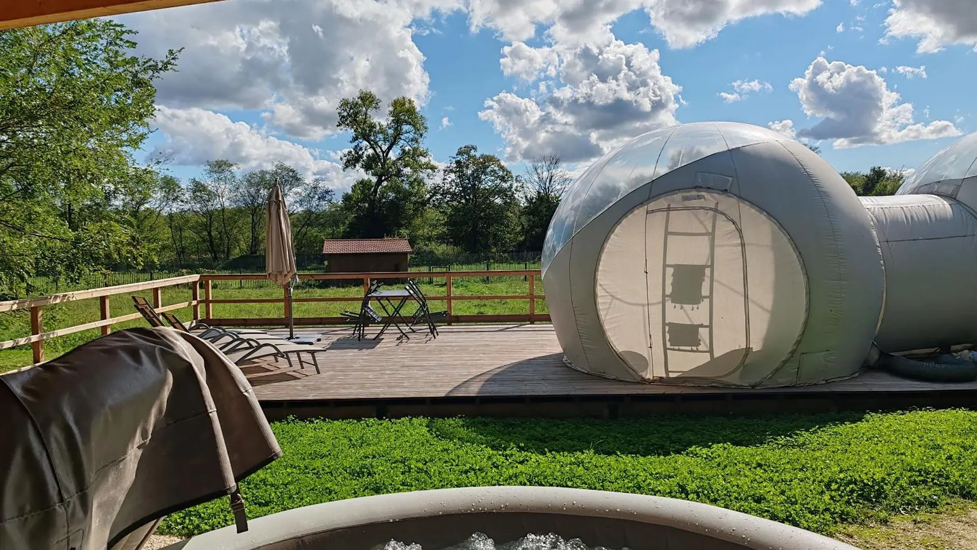 Luxury tent Bulle Spa Suite Jarcieu